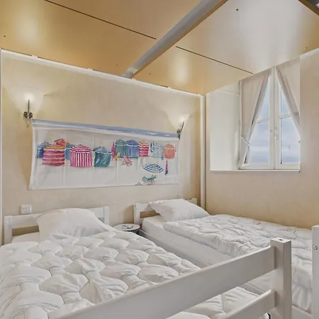 Balcon Vue Acces Direct Et Piscine *