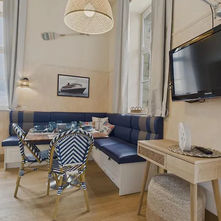 Balcon Vue Acces Direct Et Piscine