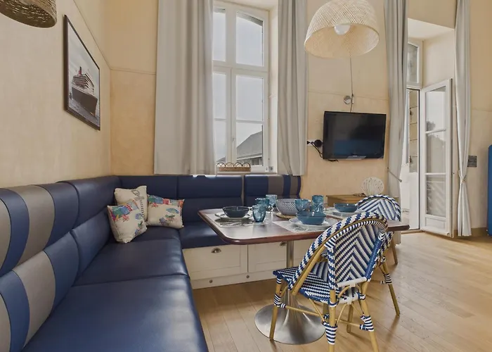 Balcon Vue Acces Direct Et Piscine *