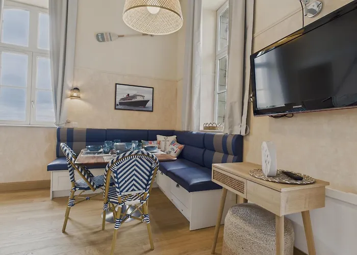 Balcon Vue Acces Direct Et Piscine